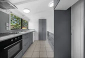 5 (3 + 2) beds houses on 833m2 land, 9 & 9A Sherie Place, Howick, Auckland