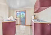 Overseas Vendors Requiring Urgent Sale, Botany Downs school zone, next to reserve, 6 beds 3.5 baths house on 1200m² section, (including 2-beds granny flat), just 2.2km from Botany Town Centre, 25 Drumquin Rise, Dannemora, Auckland