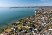 Macleans school zone, sea views, holding enjoys direct water access and riparian rights, luxury double-brick and concrete tile 7 beds + 2 offices on 11831m² land, 4 beds main house, Two separate dwellings offer further living flexibility:, 215 Bleakhouse Road, Mellons Bay, Auckland