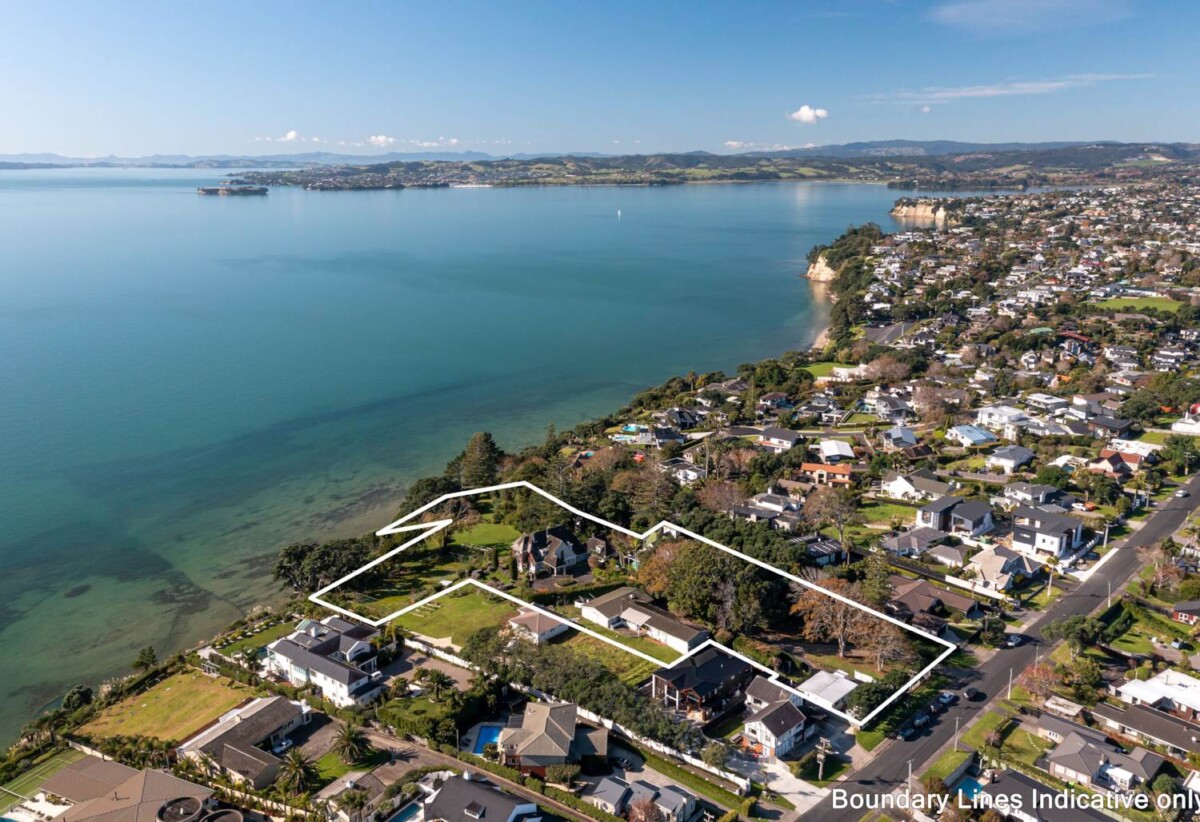 Macleans school zone, sea views, holding enjoys direct water access and riparian rights, luxury double-brick and concrete tile 7 beds + 2 offices on 11831m² land, 4 beds main house, Two separate dwellings offer further living flexibility:, 215 Bleakhouse Road, Mellons Bay, Auckland