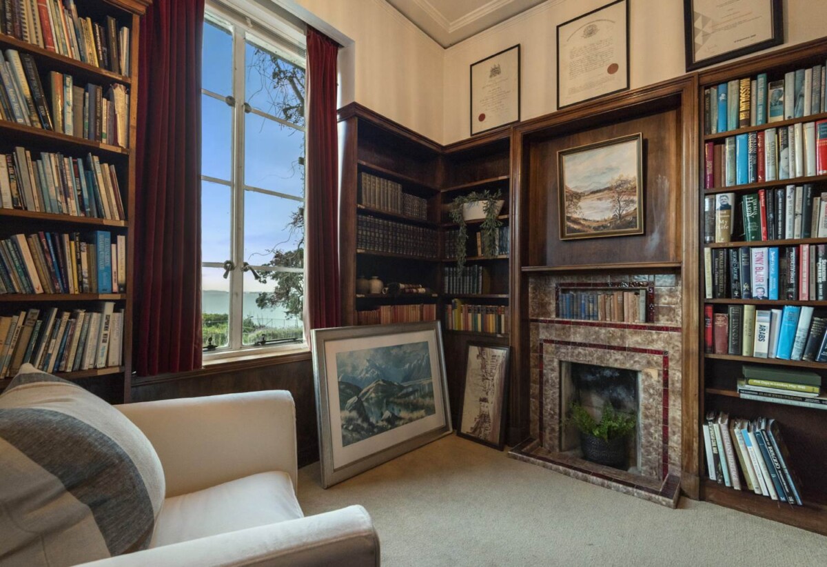 Macleans school zone, sea views, holding enjoys direct water access and riparian rights, luxury double-brick and concrete tile 7 beds + 2 offices on 11831m² land, 4 beds main house, Two separate dwellings offer further living flexibility:, 215 Bleakhouse Road, Mellons Bay, Auckland
