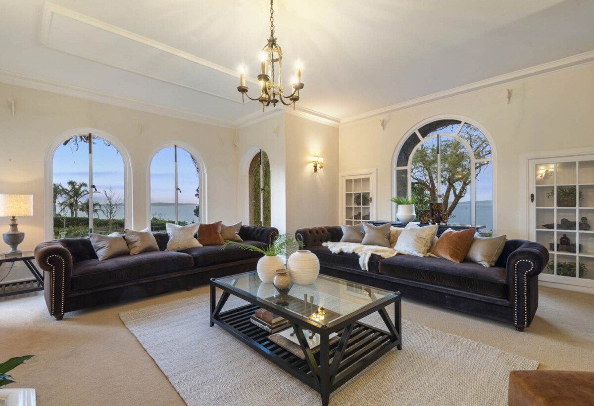 Macleans school zone, sea views, holding enjoys direct water access and riparian rights, luxury double-brick and concrete tile 7 beds + 2 offices on 11831m² land, 4 beds main house, Two separate dwellings offer further living flexibility:, 215 Bleakhouse Road, Mellons Bay, Auckland