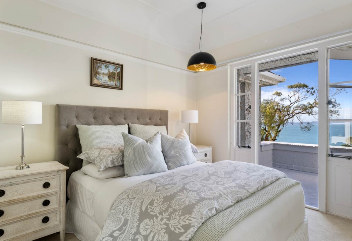 Macleans school zone, sea views, holding enjoys direct water access and riparian rights, luxury double-brick and concrete tile 7 beds + 2 offices on 11831m² land, 4 beds main house, Two separate dwellings offer further living flexibility:, 215 Bleakhouse Road, Mellons Bay, Auckland