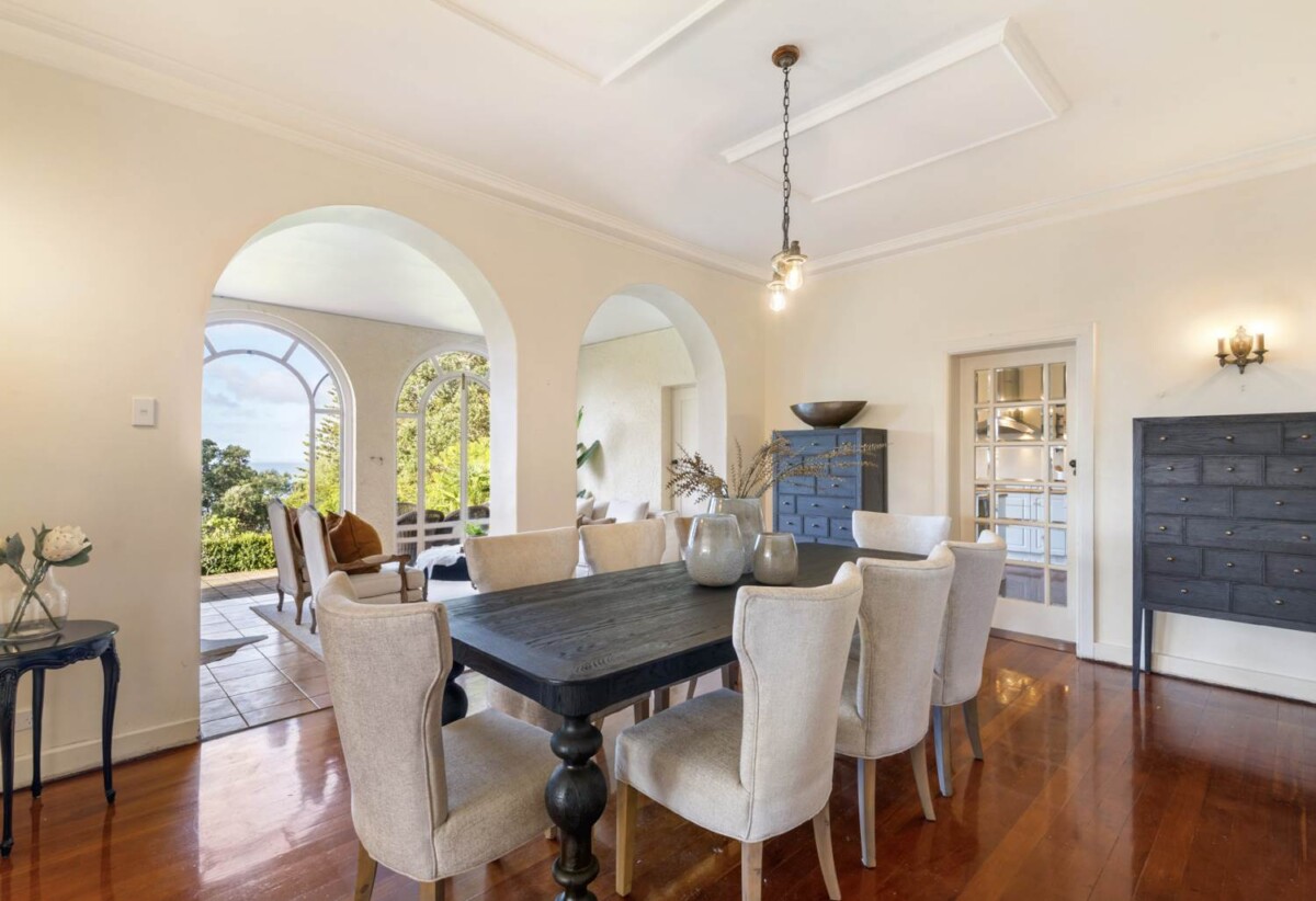 Macleans school zone, sea views, holding enjoys direct water access and riparian rights, luxury double-brick and concrete tile 7 beds + 2 offices on 11831m² land, 4 beds main house, Two separate dwellings offer further living flexibility:, 215 Bleakhouse Road, Mellons Bay, Auckland