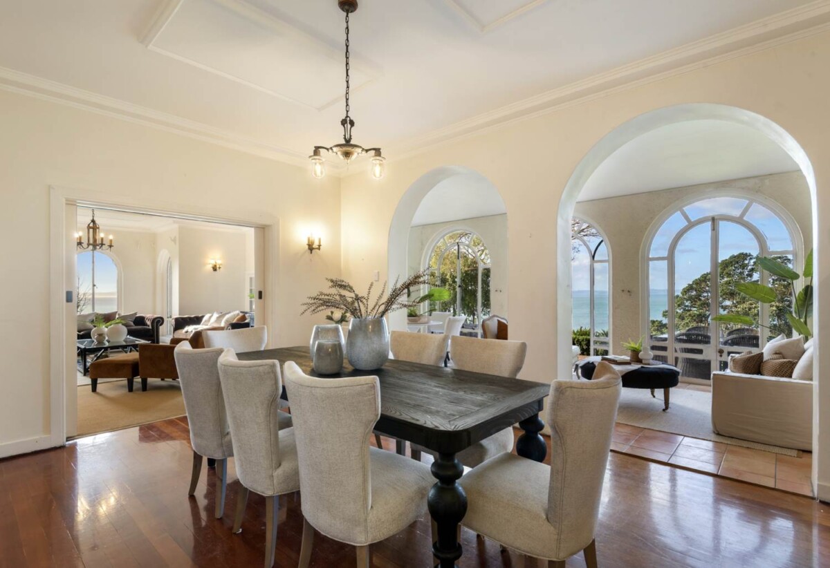 Macleans school zone, sea views, holding enjoys direct water access and riparian rights, luxury double-brick and concrete tile 7 beds + 2 offices on 11831m² land, 4 beds main house, Two separate dwellings offer further living flexibility:, 215 Bleakhouse Road, Mellons Bay, Auckland