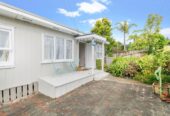 2 beds 1 bath house + 1 bed 1 bath home on 864m² section, walks to schools, Beach, shops, leisure facilities. live, do-up or develop, 25 Penton Road, Stanmore Bay, Auckland