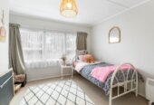 2 beds 1 bath house + 1 bed 1 bath home on 864m² section, walks to schools, Beach, shops, leisure facilities. live, do-up or develop, 25 Penton Road, Stanmore Bay, Auckland