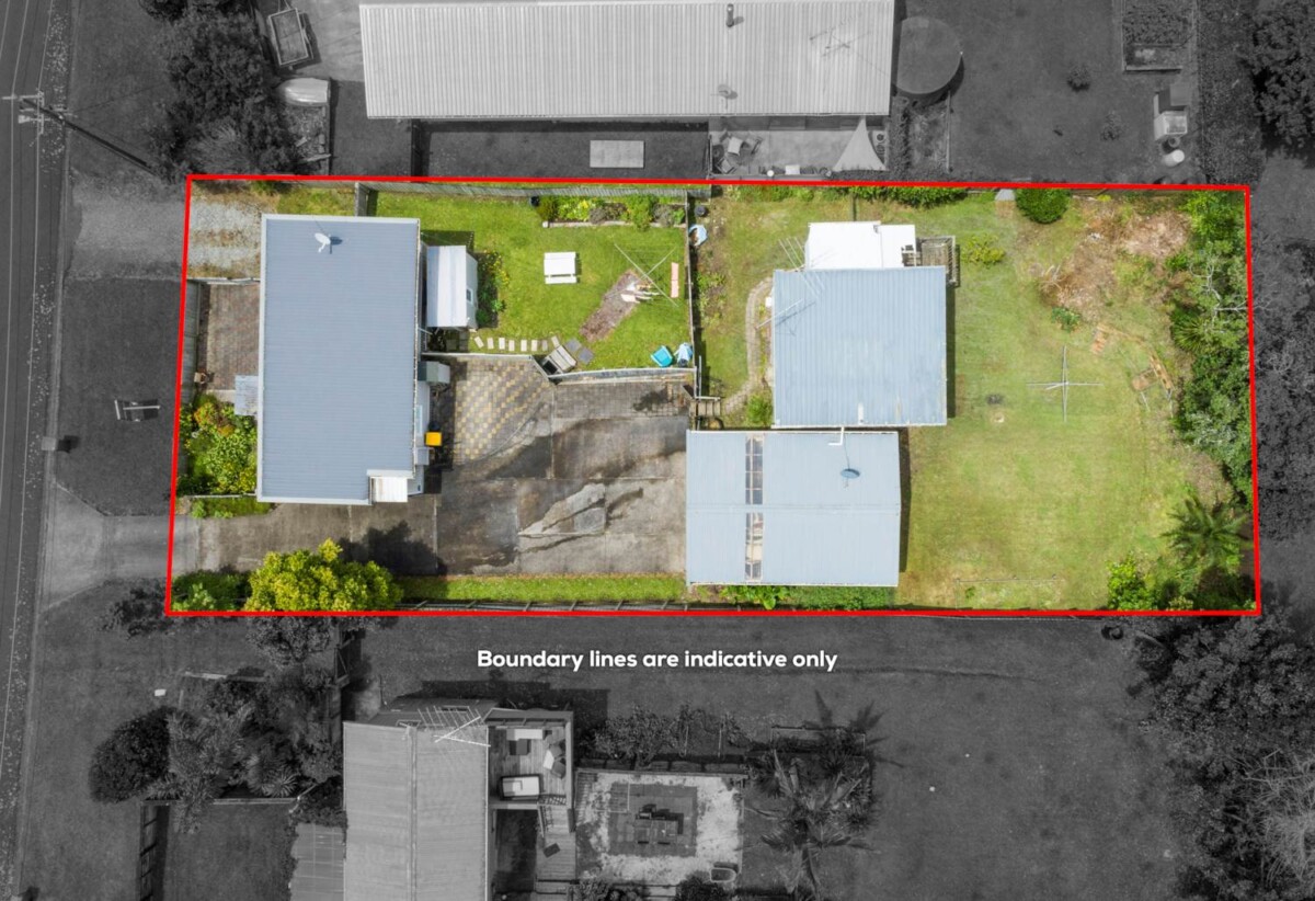 2 beds 1 bath house + 1 bed 1 bath home on 864m² section, walks to schools, Beach, shops, leisure facilities. live, do-up or develop, 25 Penton Road, Stanmore Bay, Auckland