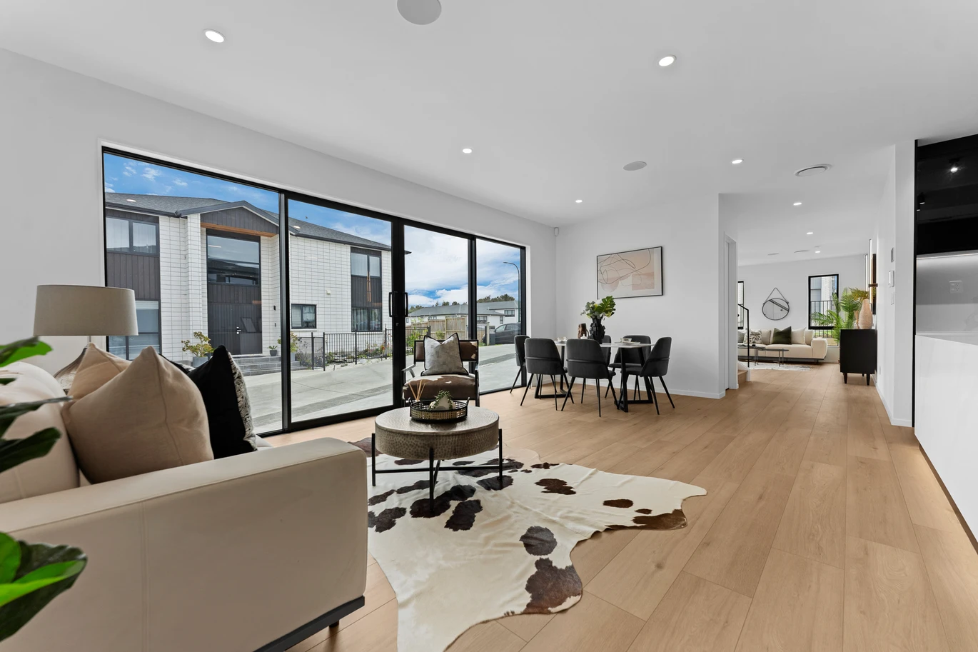 Ormiston school zone, Dual kitchens, ample parking, 8 beds 6.5 baths house on 436m2 section, including a downstairs ensuite and a 2-beds granny with wet bar, 2A Matatahi Road, Flat Bush, Auckland