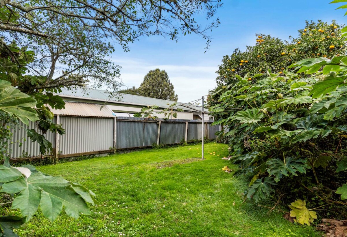 Next to Ranui Reserve, walks to school and Ranui Train Station, 3 beds house on 905m² section, Zoned THAB, RC lodged for 4 duplexes (8 homes), 498 Swanson Road, Ranui, Auckland