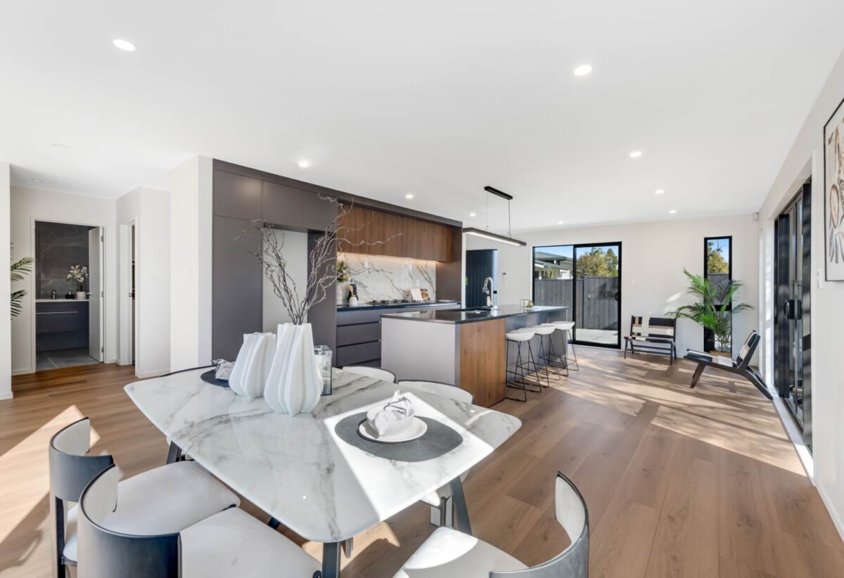 Long Bay school zone, brandnew 4 beds 3.5 baths home with garage, minutes to cafes, shops, and the beach, 35A Toroa Street, Torbay, Auckland