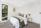 Long Bay school zone, brandnew 4 beds 3.5 baths home with garage, minutes to cafes, shops, and the beach, 35A Toroa Street, Torbay, Auckland