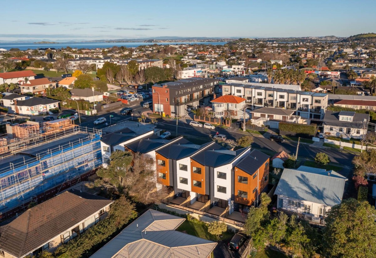Walks to schools and seaside, brandnew 2 bed or 3 beds homes, minutes to shopping centre, 163-165 Lake Road, Belmont, Auckland
