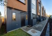 Walks to schools and seaside, 3 beds home, minutes to shopping centre, beach, 9/163 Lake Road, Belmont, Auckland