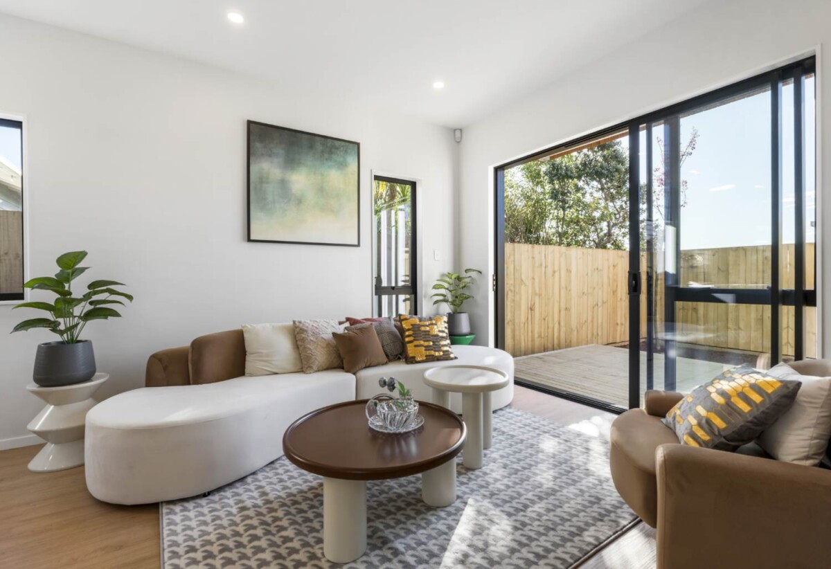 Walks to schools and seaside, brandnew 2 bed or 3 beds homes, minutes to shopping centre, 163-165 Lake Road, Belmont, Auckland