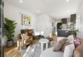Walks to schools and seaside, 3 beds home, minutes to shopping centre, beach, 9/163 Lake Road, Belmont, Auckland