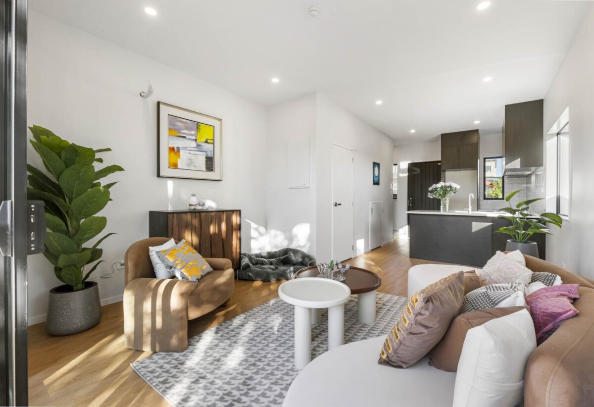 Walks to schools and seaside, brandnew 2 bed or 3 beds homes, minutes to shopping centre, 163-165 Lake Road, Belmont, Auckland