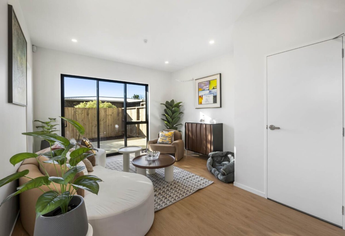 Walks to schools and seaside, brandnew 2 bed or 3 beds homes, minutes to shopping centre, 163-165 Lake Road, Belmont, Auckland