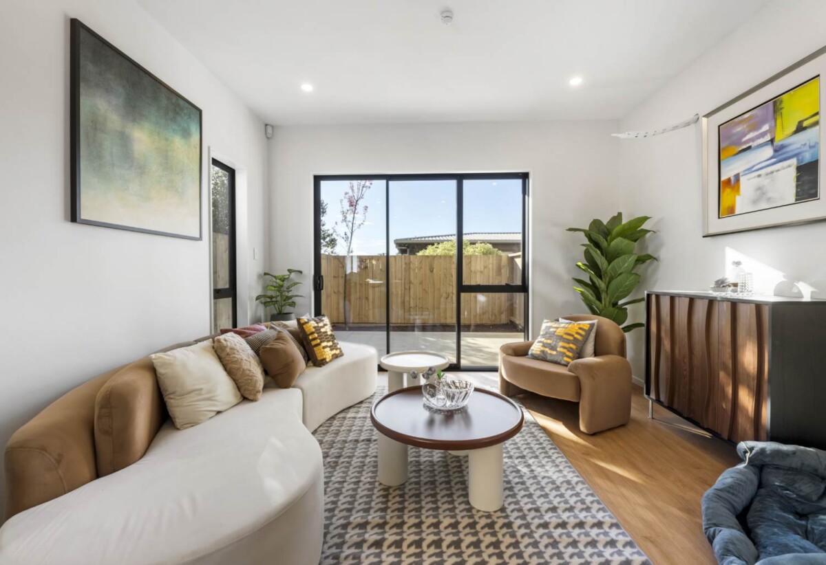 Walks to schools and seaside, brandnew 2 bed or 3 beds homes, minutes to shopping centre, 163-165 Lake Road, Belmont, Auckland