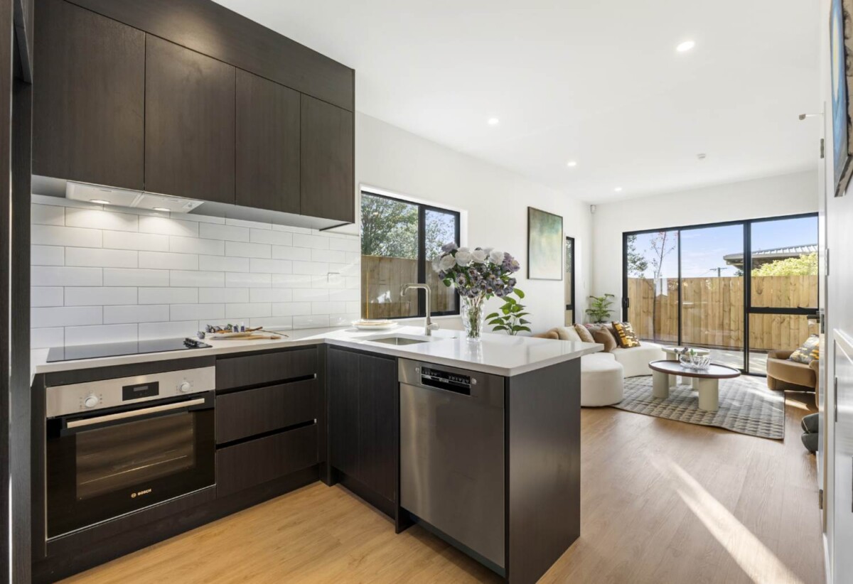 Walks to schools and seaside, brandnew 2 bed or 3 beds homes, minutes to shopping centre, 163-165 Lake Road, Belmont, Auckland