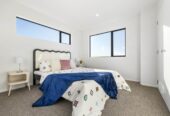 Walks to schools and seaside, 3 beds home, minutes to shopping centre, beach, 9/163 Lake Road, Belmont, Auckland