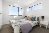 Walks to schools and seaside, 3 beds home, minutes to shopping centre, beach, 9/163 Lake Road, Belmont, Auckland