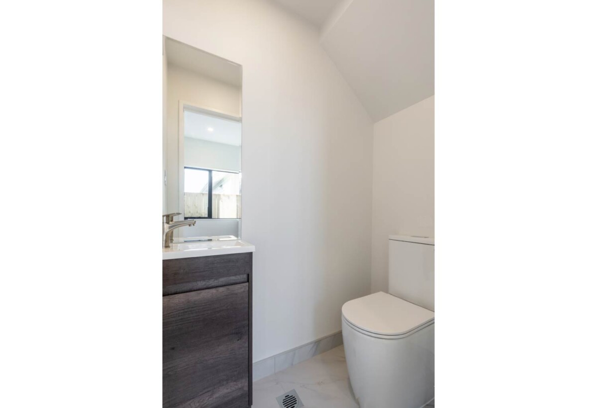 Walks to schools and seaside, brandnew 2 bed or 3 beds homes, minutes to shopping centre, 163-165 Lake Road, Belmont, Auckland