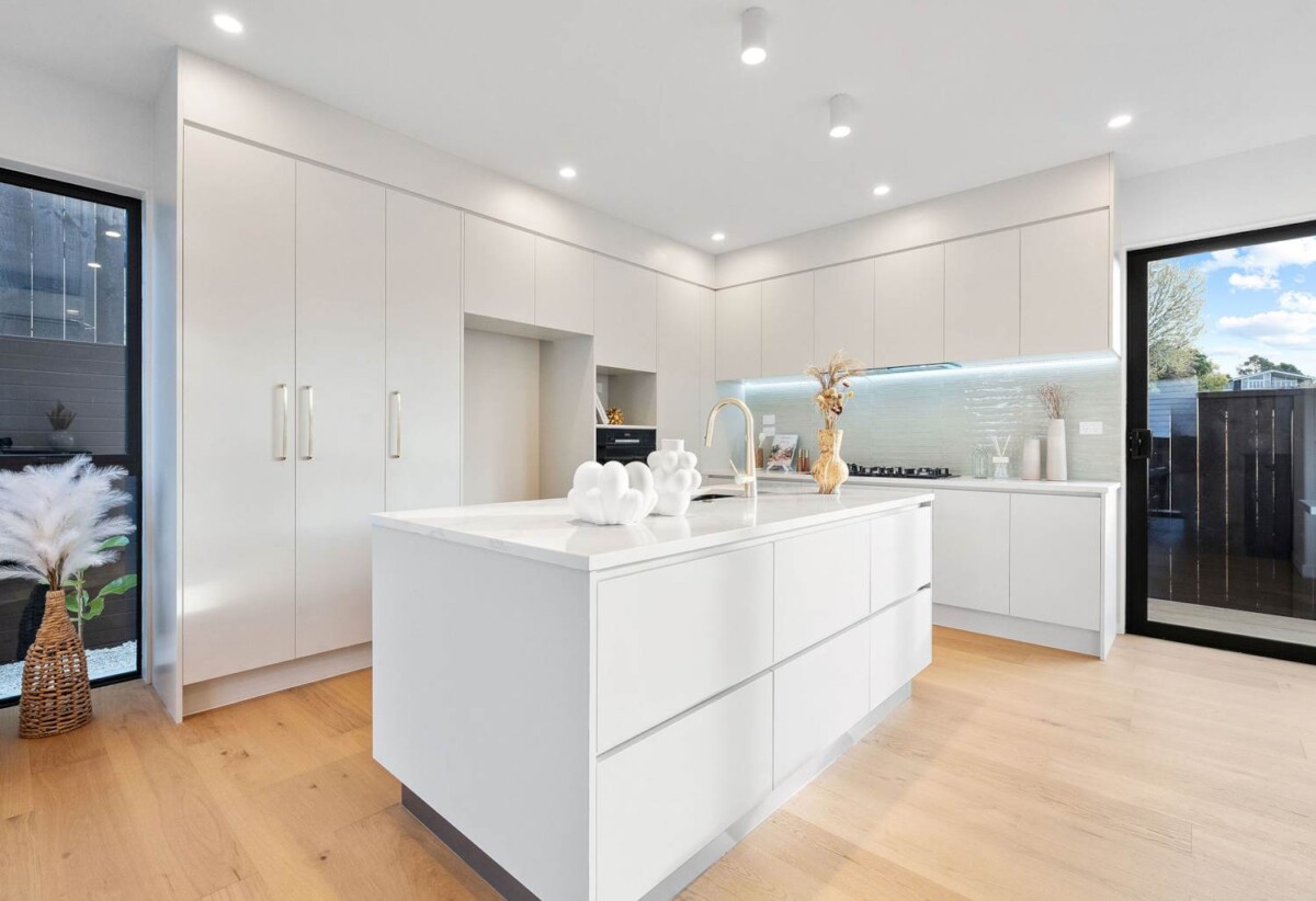 Next to Mairangi Bay School, brandnew freehold standalone sea-views 4 beds 3 baths home, close to Mairangi Bay Village, local beaches, supermarket, schools, 10D Agathis Avenue, Mairangi Bay, Auckland
