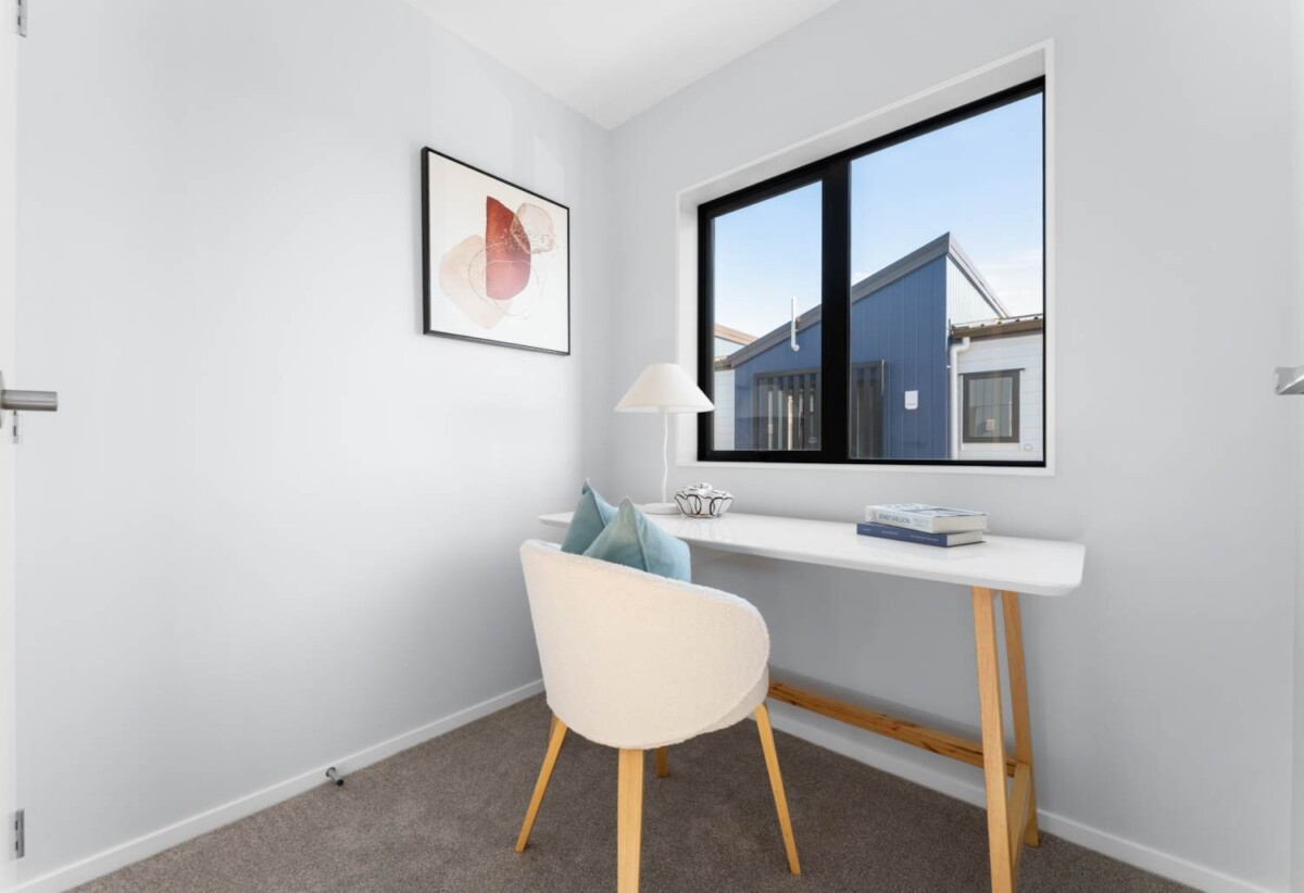 Move-in ready, brandnew freehold 2 beds + study room + a ground floor rumpus room with its own bathroom home, total 4 rooms 3.5 baths, 16C Geordie Street, Henderson, Auckland