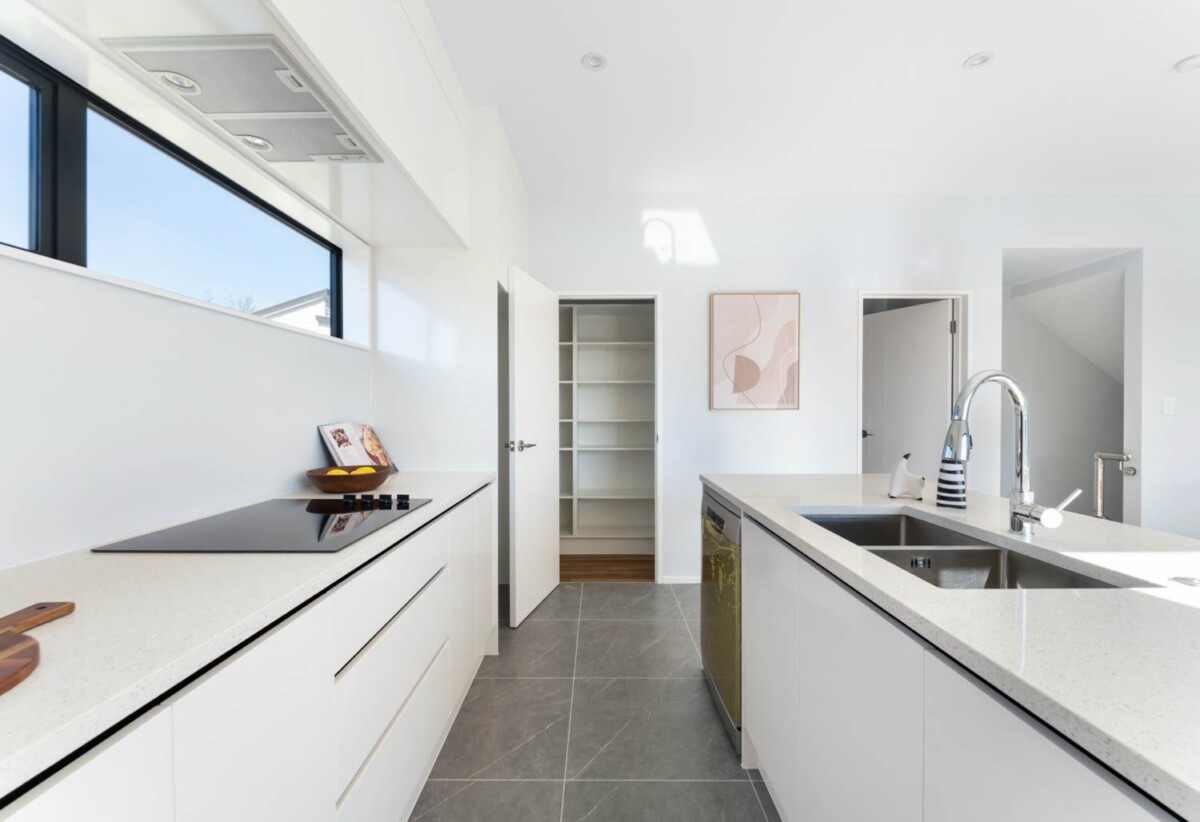 Move-in ready, brandnew freehold 2 beds + study room + a ground floor rumpus room with its own bathroom home, total 4 rooms 3.5 baths, 16D Geordie Street, Henderson, Auckland