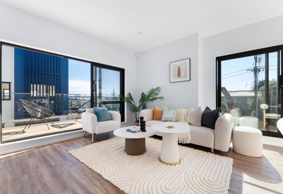 Move-in ready, brandnew freehold 2 beds + study room + a ground floor rumpus room with its own bathroom home, total 4 rooms 3.5 baths, 14D Geordie Street, Henderson, Auckland