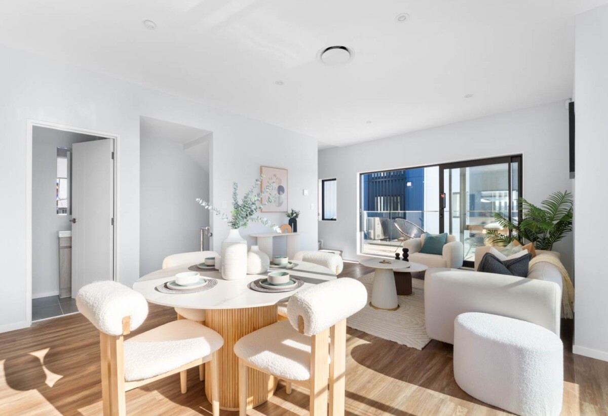 Move-in ready, brandnew freehold 2 beds + study room + a ground floor rumpus room with its own bathroom home, total 4 rooms 3.5 baths, 16E Geordie Street, Henderson, Auckland