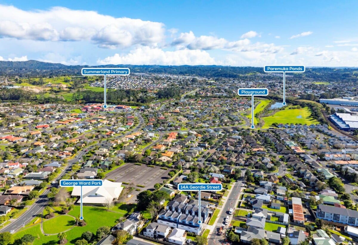 Move-in ready, brandnew freehold 2 beds + study room + a ground floor rumpus room with its own bathroom home, total 4 rooms 3.5 baths, 14D Geordie Street, Henderson, Auckland