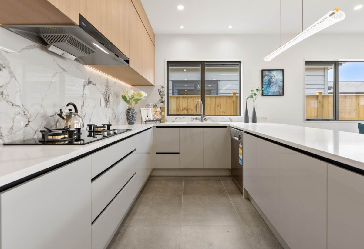 Brick & weatherboard 4 beds house, Fully fenced backyard with large entertaining deck, 26 Putahi Crescent, Papakura, Auckland