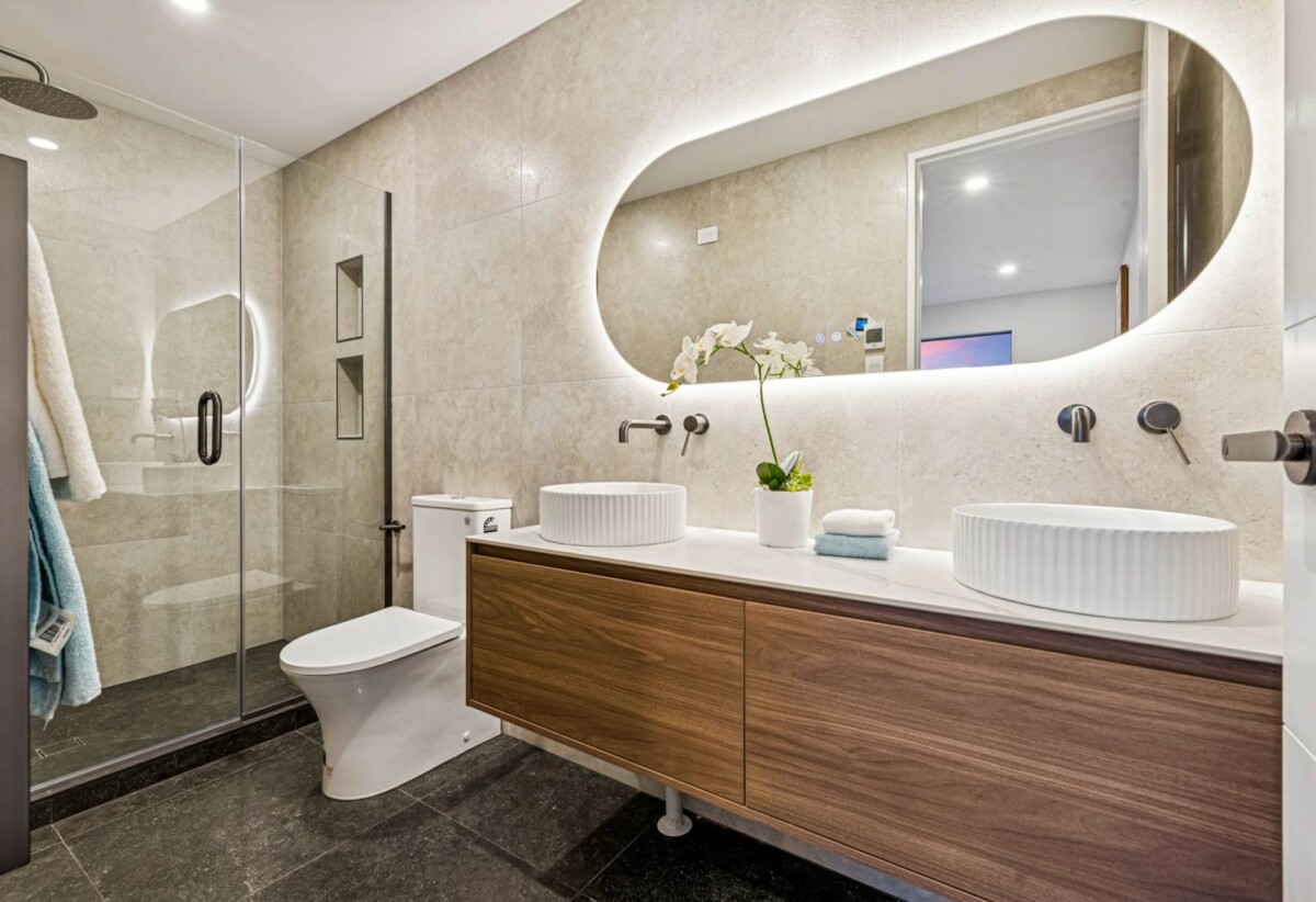 Brandnew 5 beds house, 1 bed 1 bath on ground floor, 9 Artemis Way, Flat Bush, Auckland