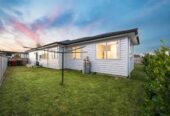 4 beds house on 490m² section, minutes to motorway access and Silverdale Shopping Centre, 6 Ahorangi Road, Silverdale, Auckland