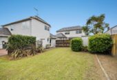 Pakuranga school and Botany Downs School zone, 3 beds house on half share of an 880sqm section, 2/26 Headcorn Place, Botany Downs, Auckland