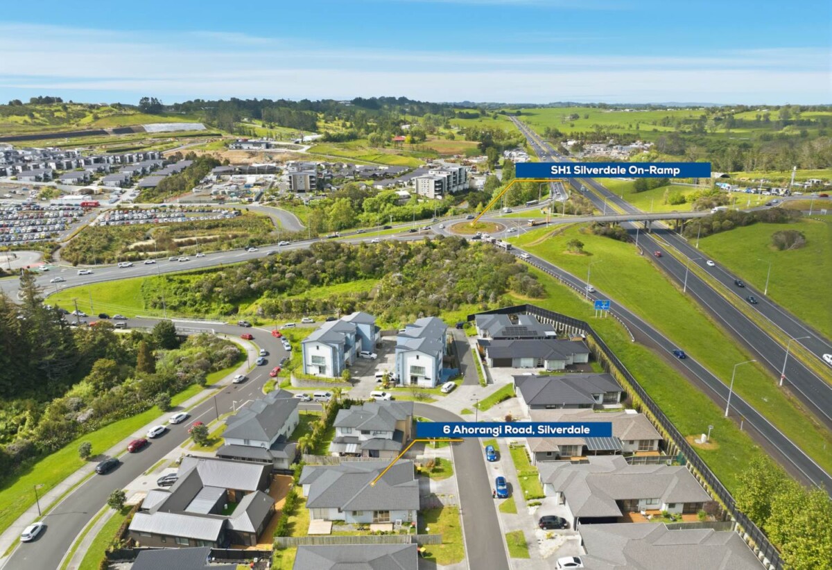 4 beds house on 490m² section, minutes to motorway access and Silverdale Shopping Centre, 6 Ahorangi Road, Silverdale, Auckland