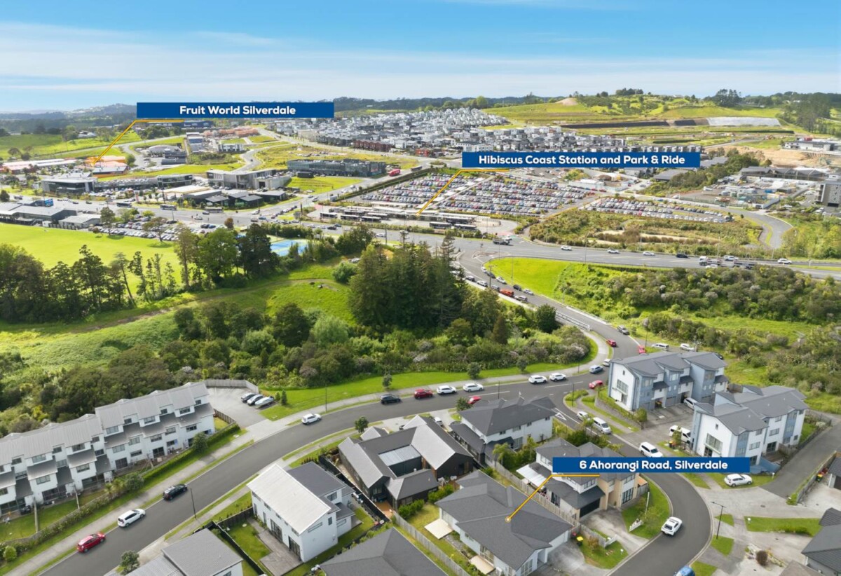4 beds house on 490m² section, minutes to motorway access and Silverdale Shopping Centre, 6 Ahorangi Road, Silverdale, Auckland