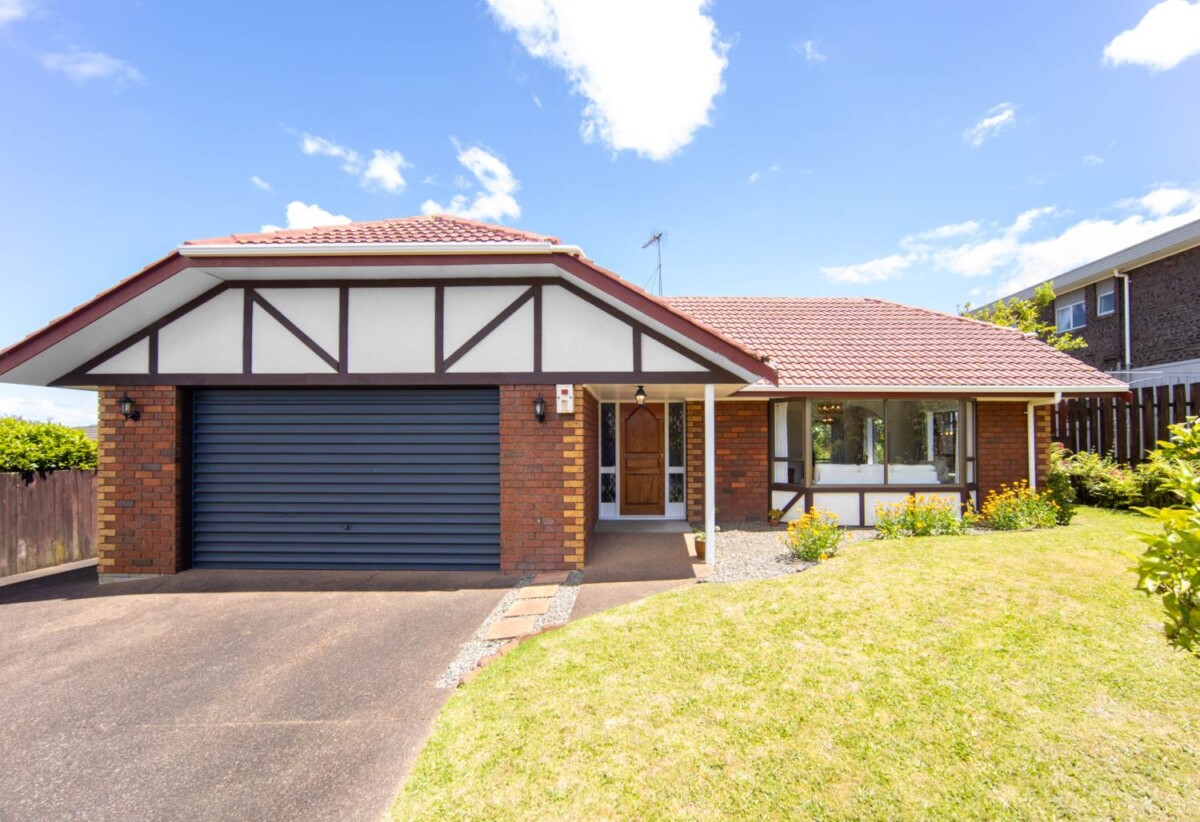 Once in 21 years, Macleans school zone, brick 3 beds + study, 2 baths house on 675m² section, walks to Half Moon Bay Marina, live or develop, 47 Pigeon Mountain Road, Half Moon Bay, Auckland