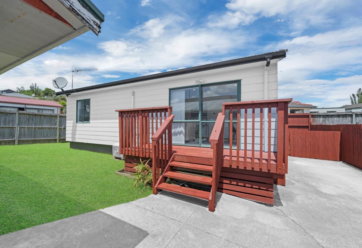 Home & income, 3 beds + 2 beds houses on 607m² section, 148 & 148A Solar Road, Glen Eden, Auckland