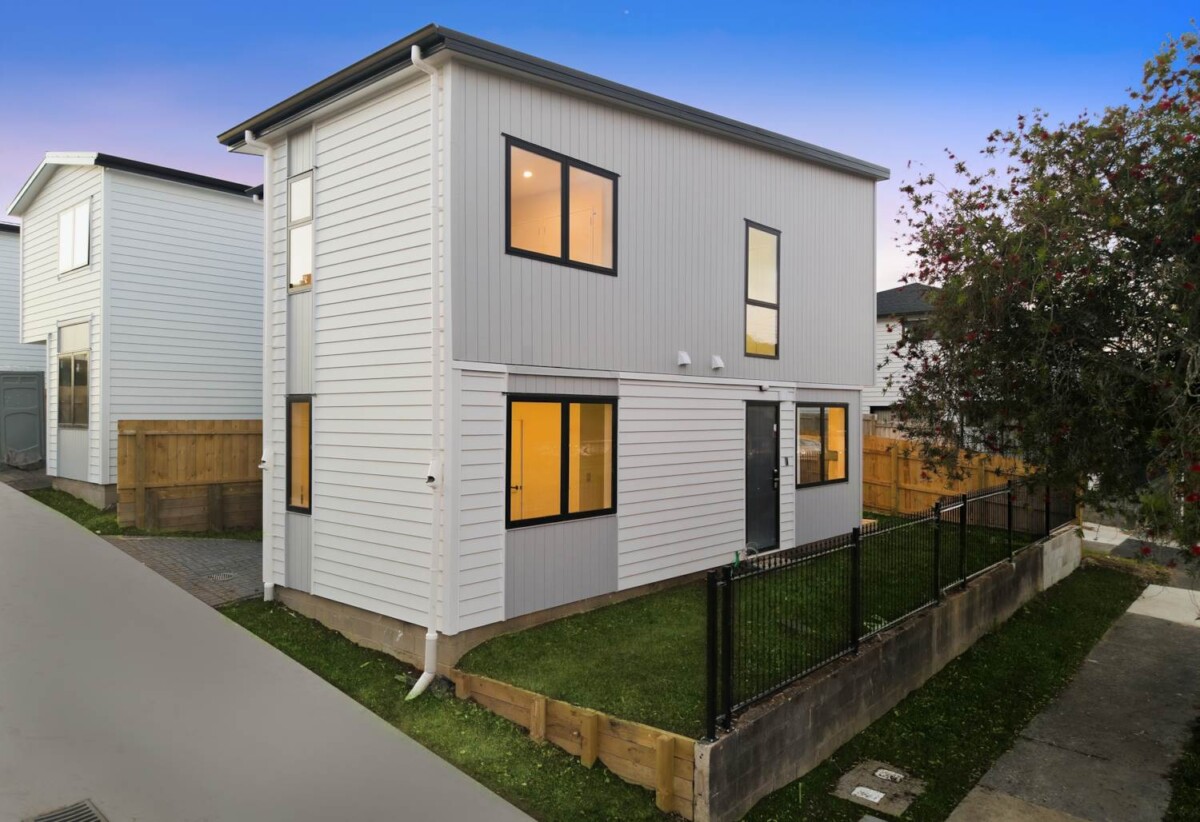 10-year building warranty, move-in ready, brandnew 4 beds house, 2 En-suites, 1 En-suite ground floor, 30A Christmas Road, Manurewa, Auckland