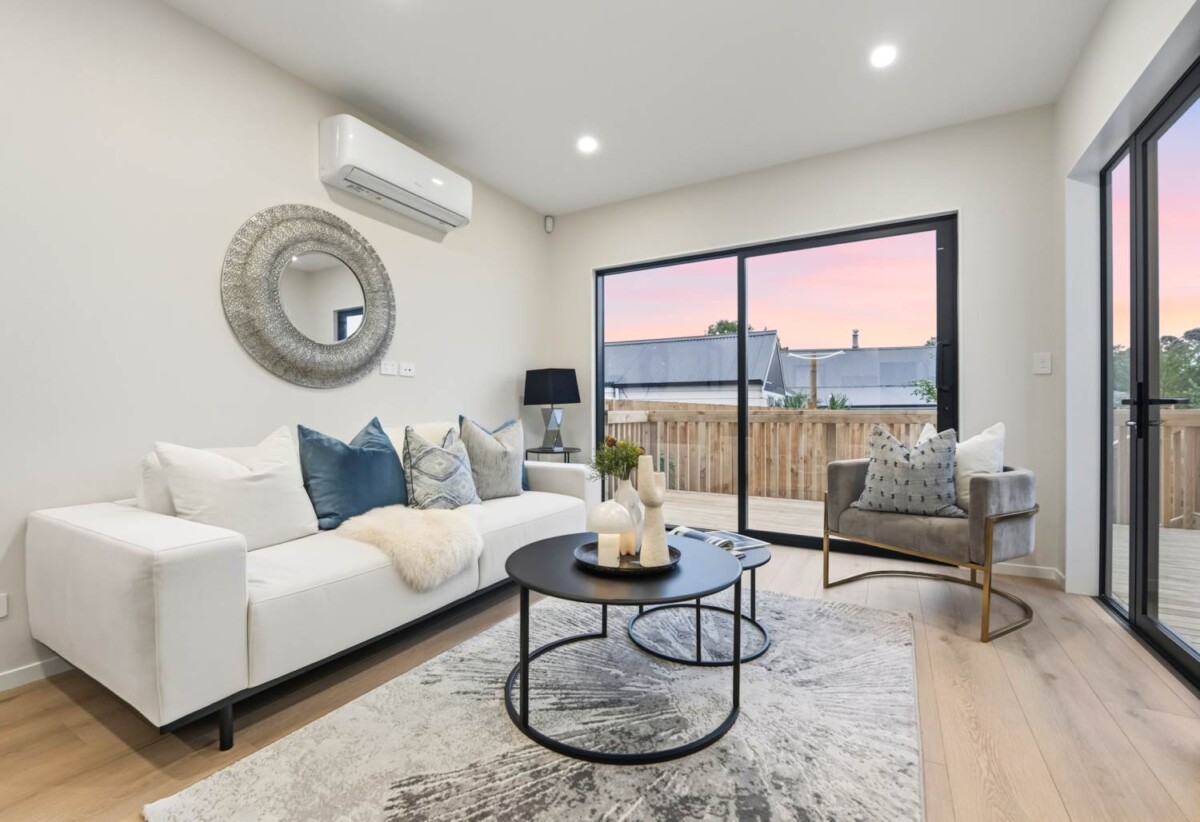Brandnew freehold 3 beds + large study 2.5 baths home with garage, 0.3 km to Howick Intermediate, 0.6 km to Howick Primary School, 1.5 km to Pakuranga College, Lot 2, 8 Bradbury Road, Highland Park, Auckland