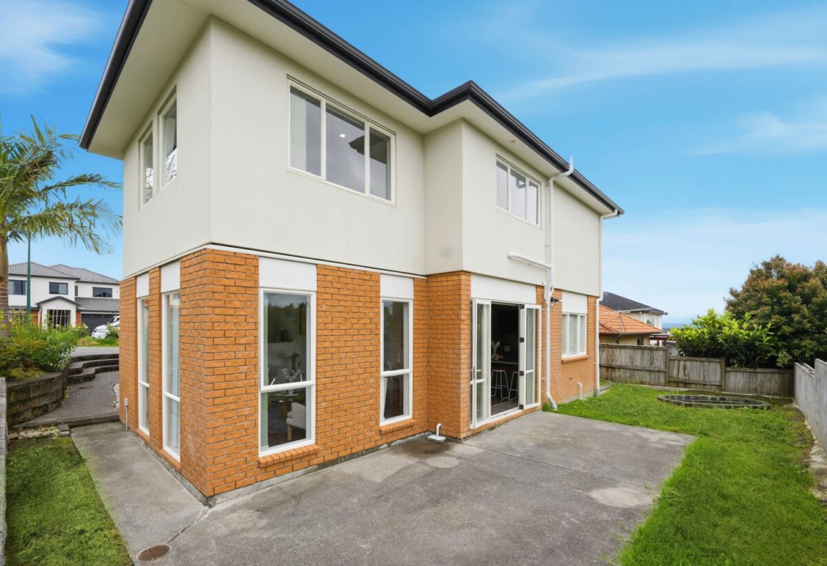 IGNORE CV – THIS MUST SELL, just updated modern 5 beds house on 516m² section, Just a short walk to Mission Heights School, 20 Savina Court, Flat Bush, Auckland