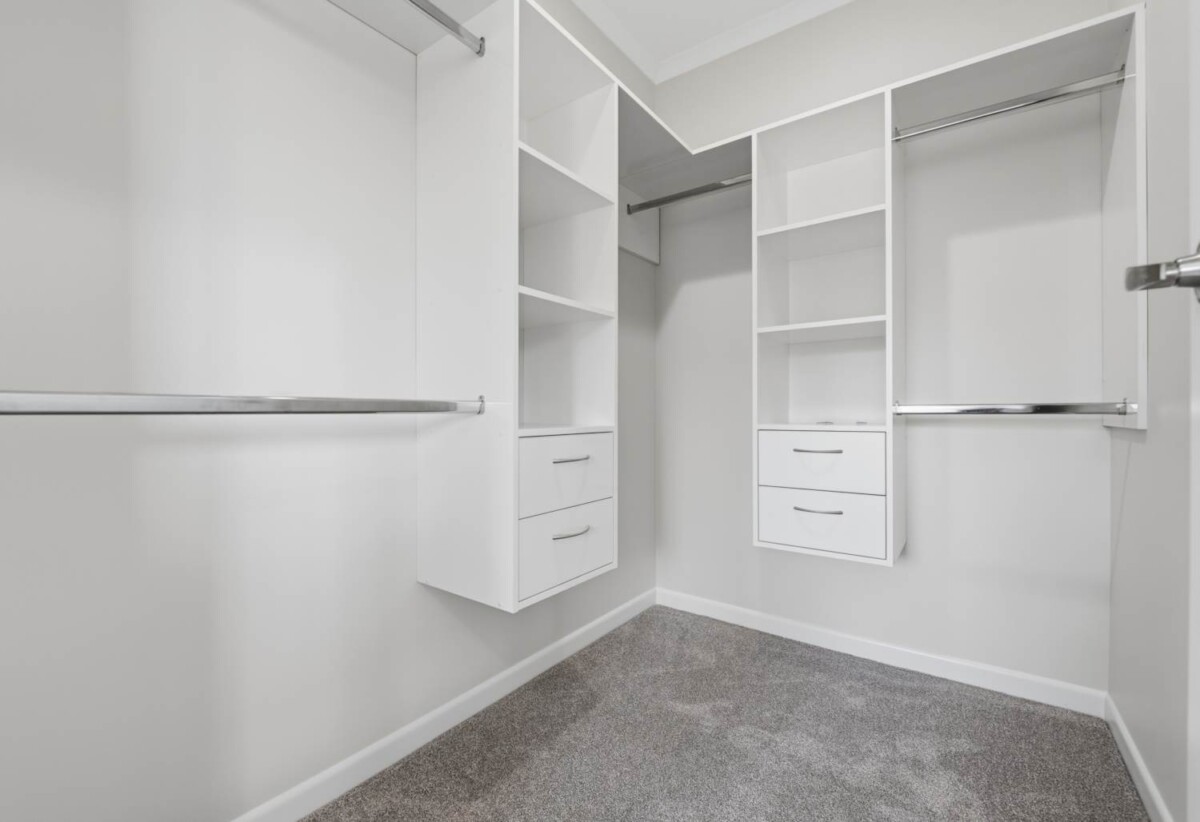 IGNORE CV – THIS MUST SELL, just updated modern 5 beds house on 516m² section, Just a short walk to Mission Heights School, 20 Savina Court, Flat Bush, Auckland