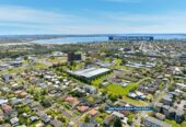 Mt Albert Grammar school zone, 4 beds house, close to St Lukes shopping centre, 44A Tasman Avenue, Mt Albert, Auckland