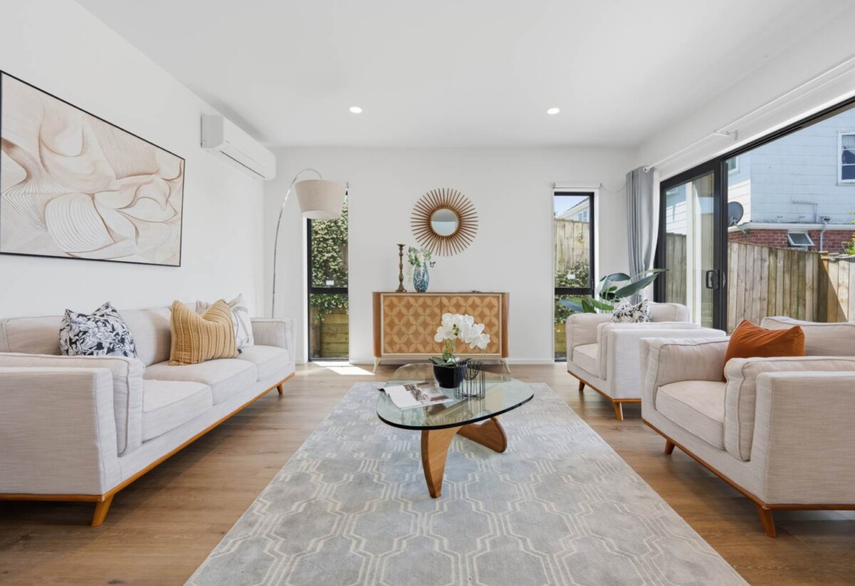 Mt Albert Grammar school zone, 4 beds house, close to St Lukes shopping centre, 44A Tasman Avenue, Mt Albert, Auckland