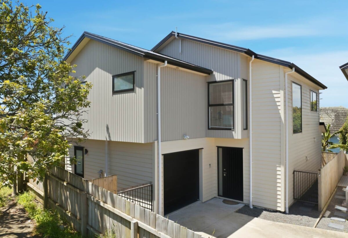 Mt Albert Grammar school zone, 4 beds house, close to St Lukes shopping centre, 44A Tasman Avenue, Mt Albert, Auckland