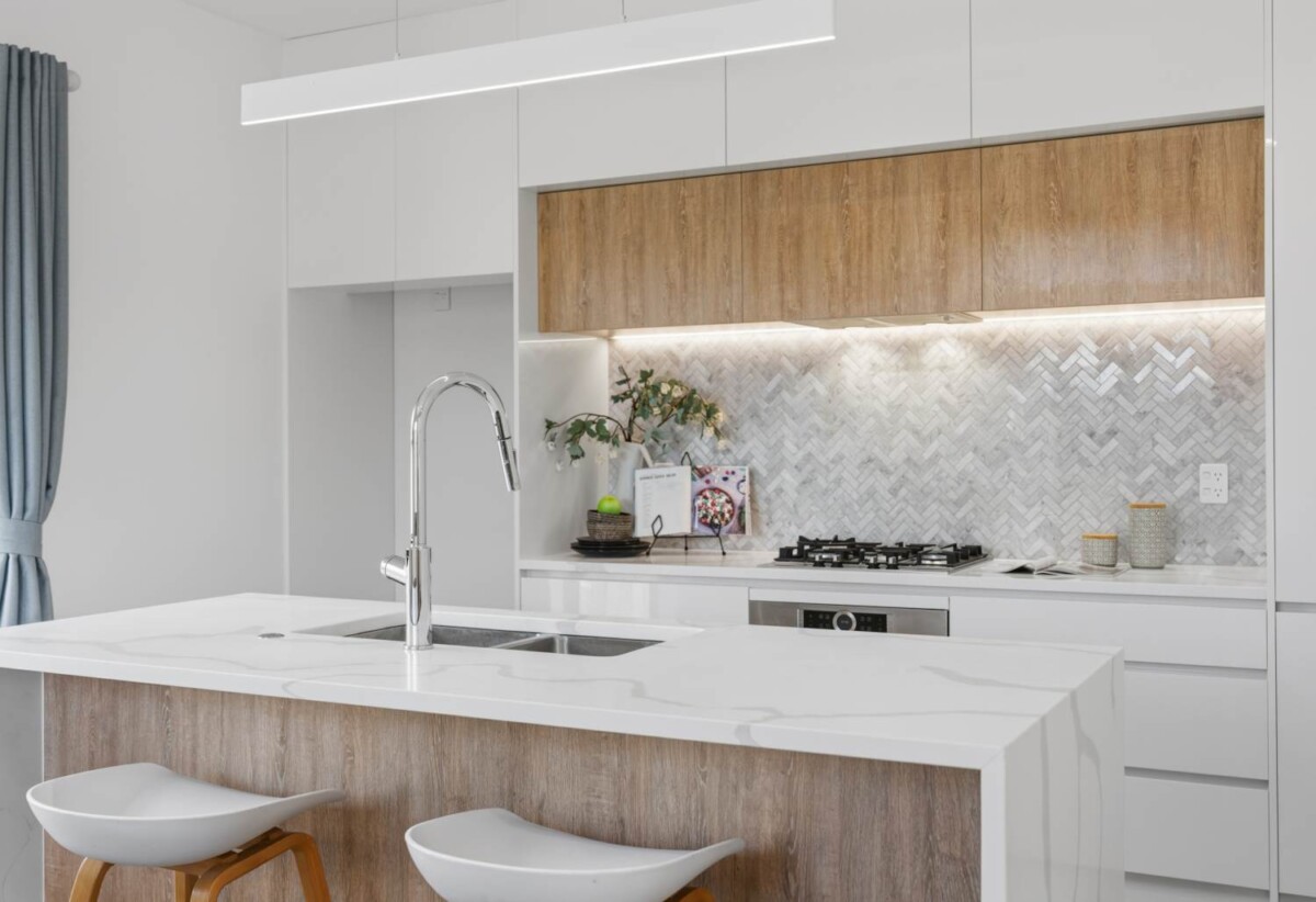Mt Albert Grammar school zone, 4 beds house, close to St Lukes shopping centre, 44A Tasman Avenue, Mt Albert, Auckland