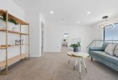 Mt Albert Grammar school zone, 4 beds house, close to St Lukes shopping centre, 44A Tasman Avenue, Mt Albert, Auckland